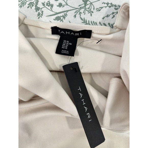 NEW Tahari Sleeveless V Neck Top Women's XL Neutral Stretch Capsule Wardrobe - Picture 5 of 8